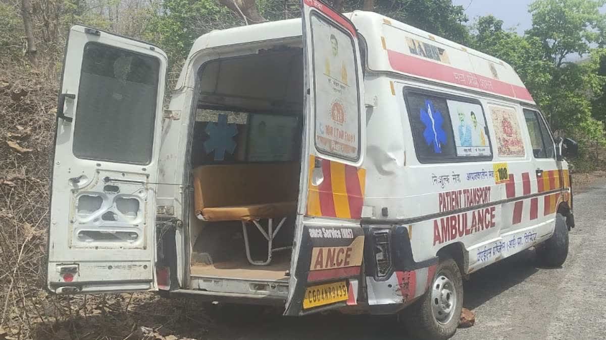 बुरहानपुर में स्वास्थ्य सेवाओं की बदहाली: जर्जर हो चुकी 108 एंबुलेंस, बीच रास्ते में फेल हुआ स्टीयरिंग; टला बड़ा हादसा