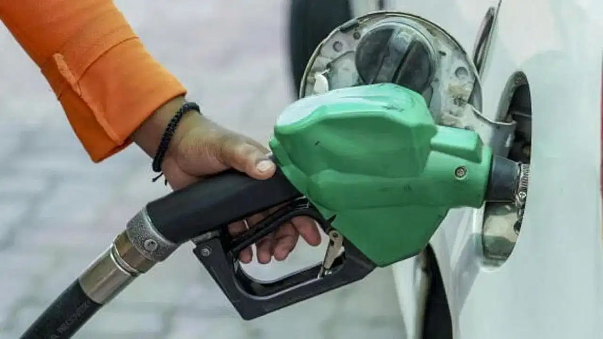 Crude Oil Price Hike: ईरान-अमेरिका विवाद से कच्चे तेल में 3% की तेजी, क्या भारत में फिर महंगे होंगे पेट्रोल-डीजल?