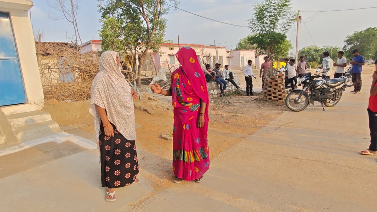 Chhatarpur News: जाति-सूचक नाम के कारण 'सामाजिक दंश' झेल रहे ग्रामीण, गांव का नाम सुनते ही लौट जाते हैं रिश्ते वाले