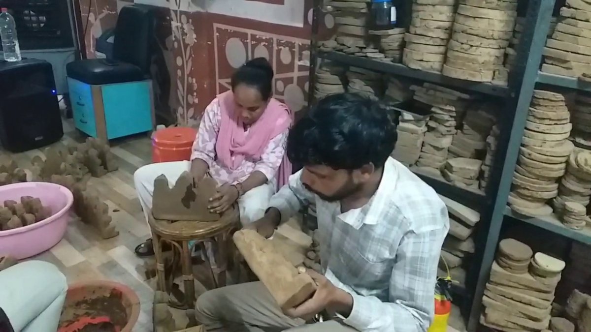 Indore Model: भिक्षुक मुक्त शहर बना इंदौर; भिखारी की सूचना देने पर मिलेगा ₹1000 का इनाम, जानें प्रशासन का नया आदेश