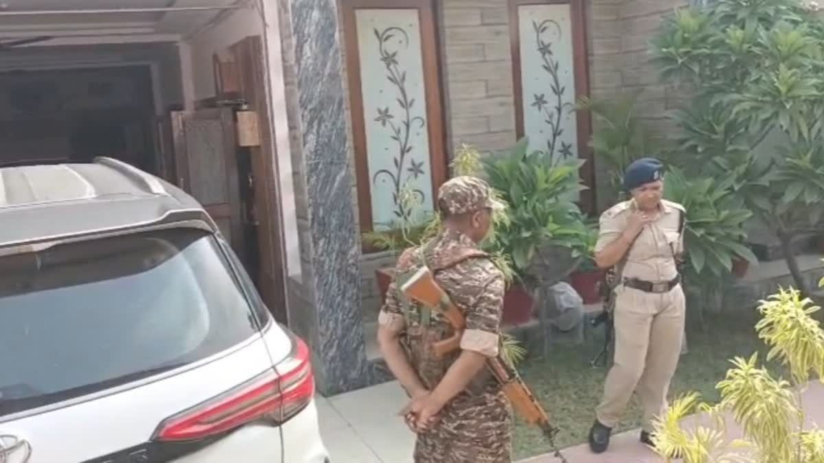 Rewa ED Raid: रीवा में प्रवर्तन निदेशालय (ED) की बड़ी कार्रवाई, ढेकहा स्थित ठेकेदार के आलीशान घर पर छापा