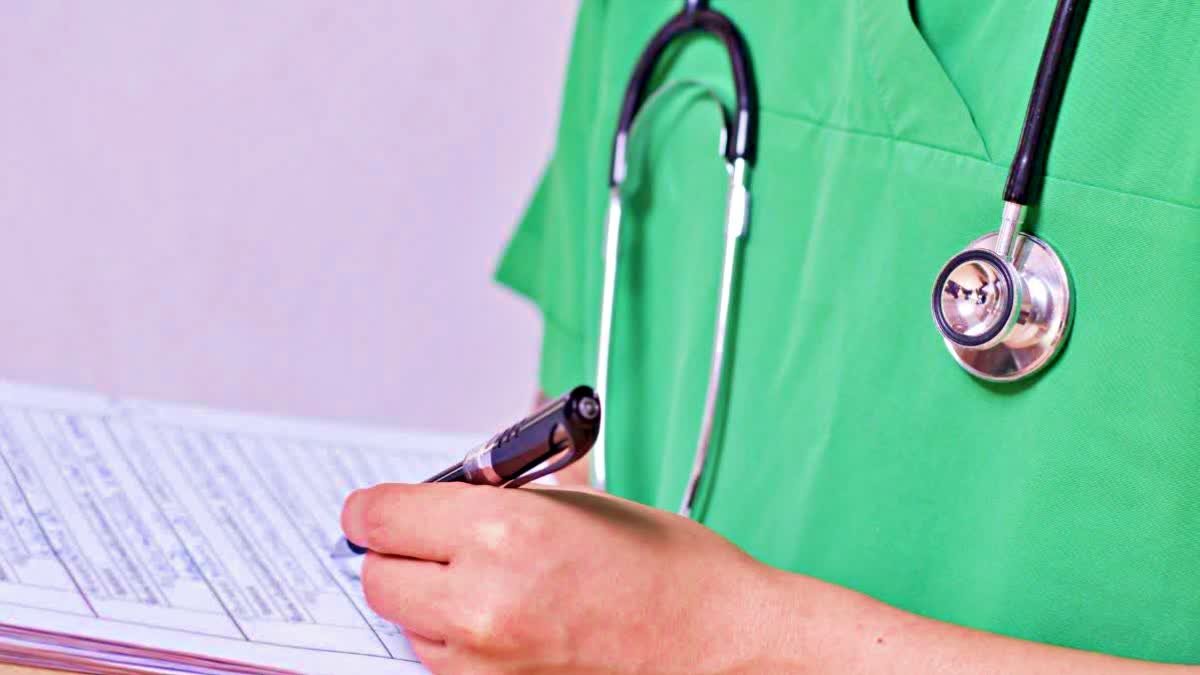 MP Nursing Exam News: हाईकोर्ट का बड़ा फैसला, केवल 'सूटेबल' नर्सिंग कॉलेजों को ही परीक्षा कराने की अनुमति