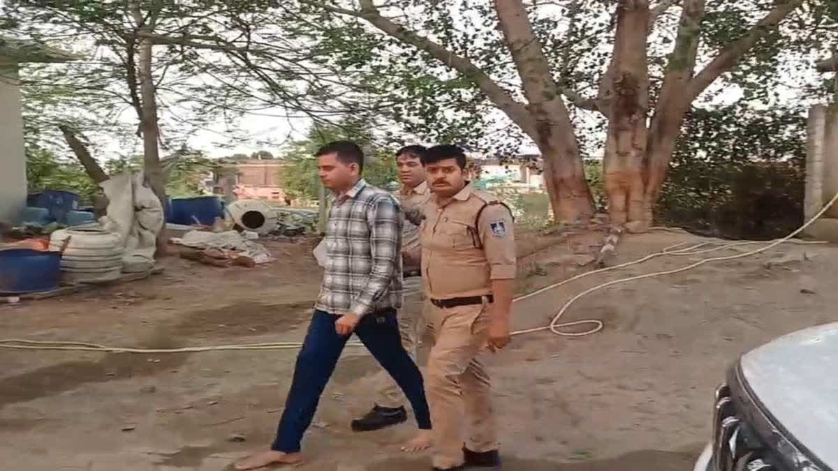 दतिया में फर्जी DIG का भंडाफोड़: वर्दी पहनकर सराफा व्यापारियों से ऐंठे 80 लाख, यूपी में खरीदी प्रॉपर्टी