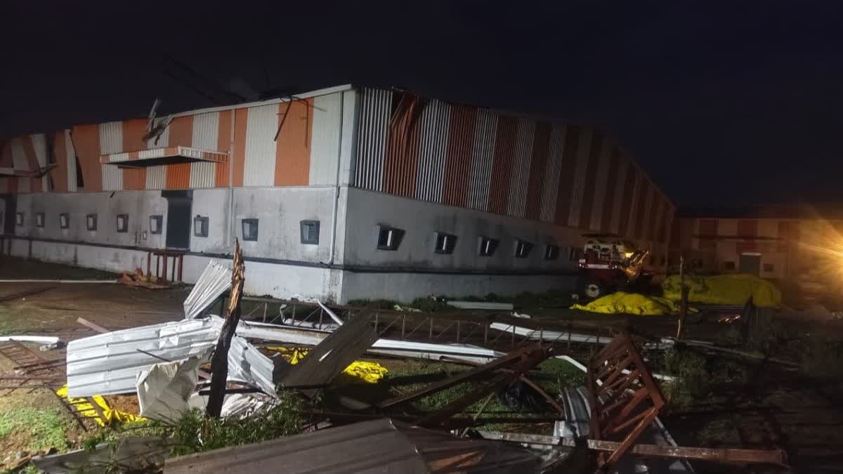 Vidisha Storm News: आंधी-तूफान और बिजली गिरने से वेयरहाउस हुआ तहस-नहस; 2.5 करोड़ के नुकसान का अनुमान
