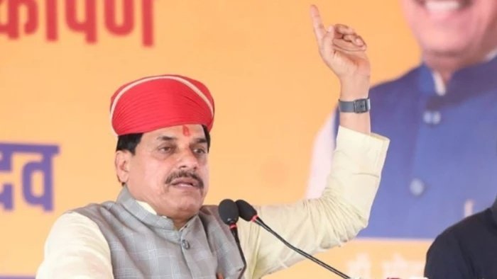 मुनि सुधासागर जी महाराज पर अभद्र टिप्पणी: सीएम मोहन यादव सख्त, पूर्व डीएसपी के खिलाफ कठोर कार्रवाई के निर्देश