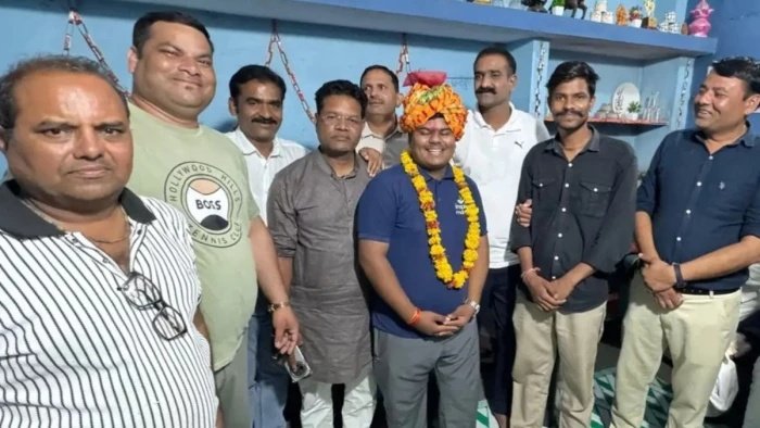 Sonu Bhat Success Story: अभावों को मात देकर जापान जाएगा ब्यावरा का लाल; भारत और मध्य प्रदेश का बढ़ाएगा मान