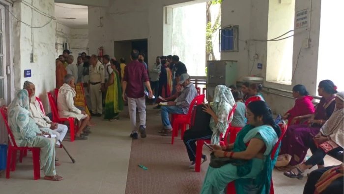 भोपाल जनसुनवाई: मेट्रो अलाइनमेंट से 80 साल पुराना मकान टूटने का खतरा, प्रजापति परिवार ने लगाई गुहार