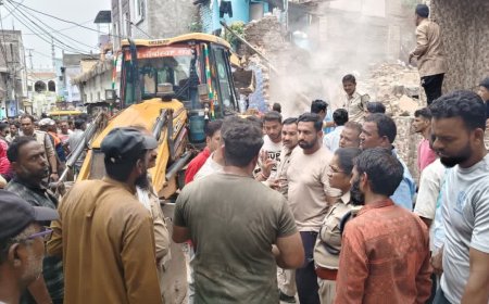 Ujjain Building Collapse: उज्जैन में भरभराकर गिरा जर्जर मकान; मलबे में दबने से 16 वर्षीय किशोर की मौत, 8 घायल