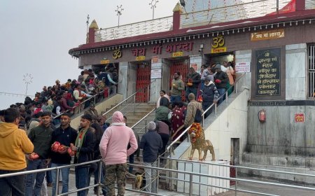 मैहर मां शारदा मंदिर में 1 जुलाई से पॉलिथीन पर पूर्ण प्रतिबंध, उल्लंघन करने पर देना होगा 500 रुपये जुर्माना