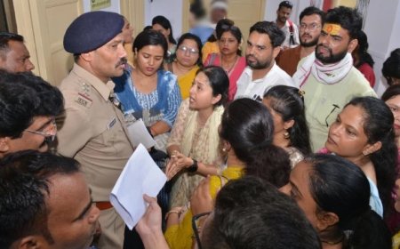 Jabalpur News: रादुविवि दीक्षांत समारोह की रिहर्सल में हंगामा, राष्ट्रपति के हाथों मेडल न मिलने पर छात्रों का विरोध