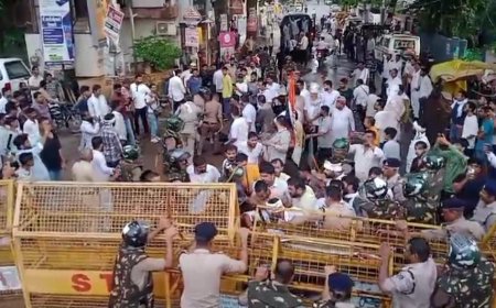 सतना में भाजपा कार्यालय घेराव के दौरान बवाल, वाटर कैनन कार्रवाई में युवा कांग्रेस अध्यक्ष का पैर टूटा