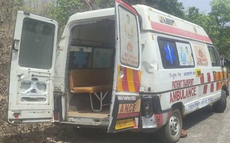 बुरहानपुर में स्वास्थ्य सेवाओं की बदहाली: जर्जर हो चुकी 108 एंबुलेंस, बीच रास्ते में फेल हुआ स्टीयरिंग; टला बड़ा हादसा