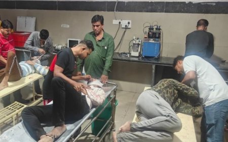 Dewas Crime News: देवास में दो पक्षों में खूनी संघर्ष; बच्चों के विवाद ने लिया हिंसक रूप, तलवार-चाकू से हमला, 23 पर केस दर्ज