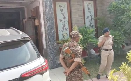 Rewa ED Raid: रीवा में प्रवर्तन निदेशालय (ED) की बड़ी कार्रवाई, ढेकहा स्थित ठेकेदार के आलीशान घर पर छापा