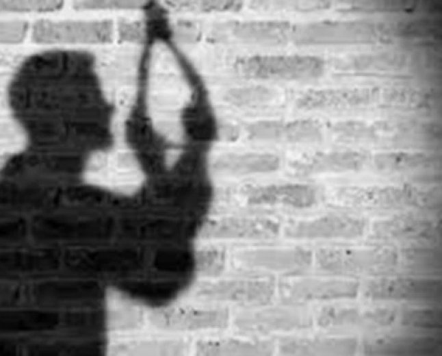 ग्वालियर जिला न्यायालय में सनसनी: दुष्कर्म मामले के दोषी ने शौचालय में दी जान देने की कोशिश, बाल-बाल बची जान