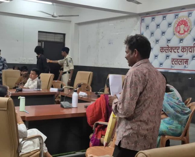 जनसुनवाई के दावों की खुली पोल; 4 लाख की सहायता राशि के लिए 6 महीने से भटक रहा पीड़ित पिता