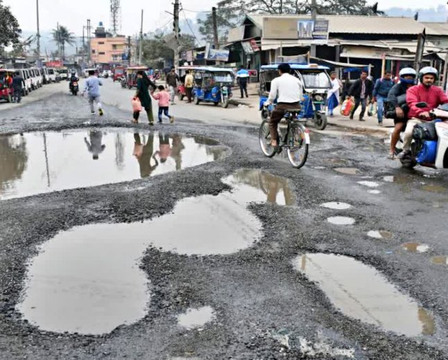 MP Road Scam: मध्य प्रदेश में घटिया सड़क निर्माण का भंडाफोड़; ED की रेड में ₹55 करोड़ के फर्जी बिलों का खुलासा