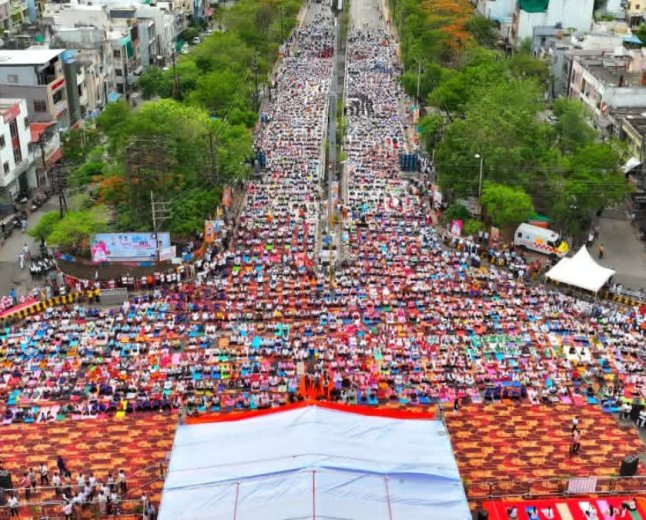 Indore World Record: इंदौर ने योग दिवस पर रचा इतिहास, 10 हजार लोगों ने एक साथ भ्रामरी प्राणायाम कर बनाया वर्ल्ड रिकॉर्ड