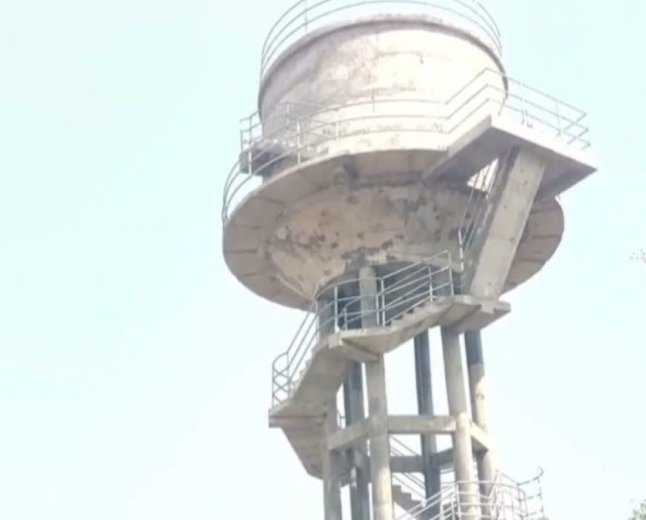 Bhopal News: सरकारी खजाने में हेरफेर और दो सरकारी आवास का अवैध लाभ; शिक्षा विभाग के बाबू पर लगे गंभीर आरोप