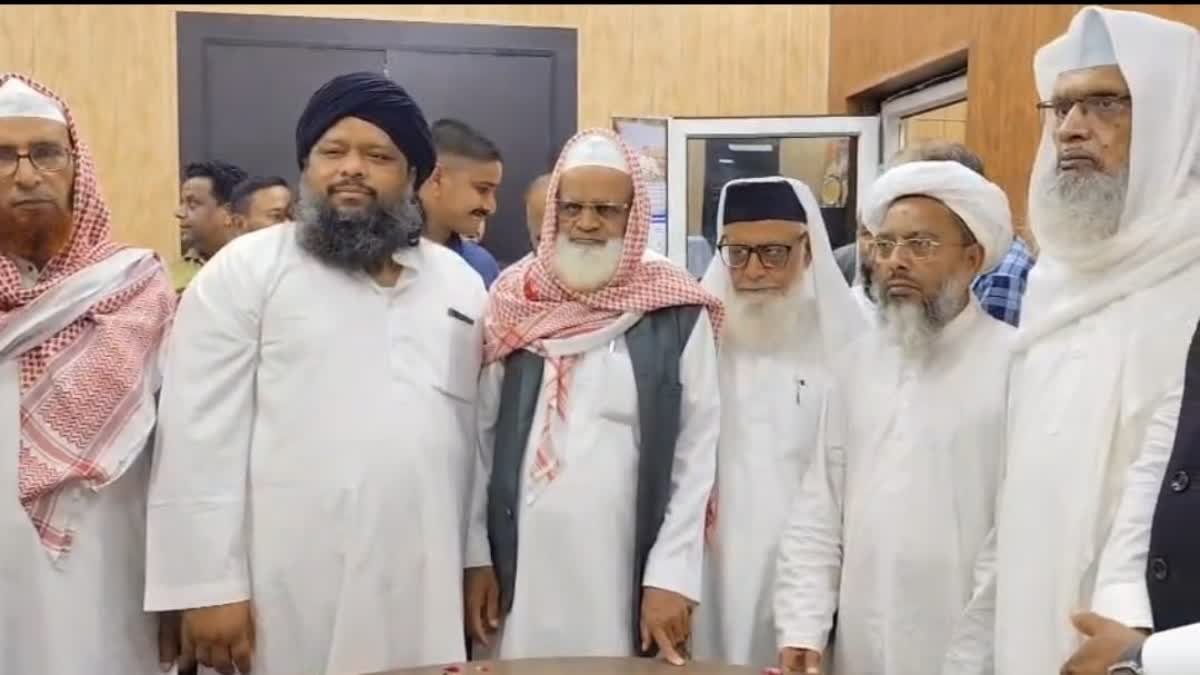 "मंदिरों में मुस्लिमों को जगह क्यों नहीं?" - वक्फ बोर्ड में नियुक्ति पर भड़के मुफ्ती मोहम्मद अहमद
