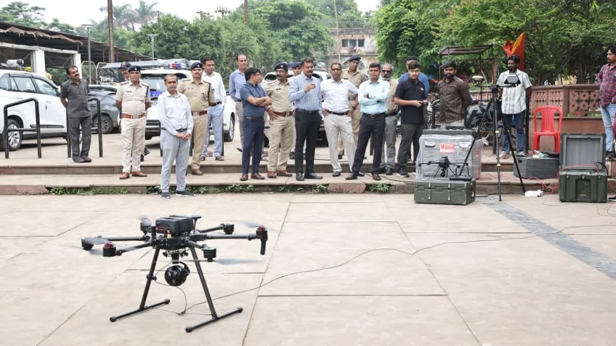 सिंहस्थ महाकुंभ की सुरक्षा होगी हाईटेक, शिप्रा तट पर आधुनिक ड्रोन कैमरों का सफल लाइव डेमो