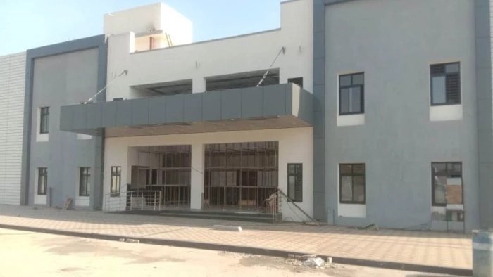 नौलखा के बाद अब तीन ईमली बना अवैध बस अड्डों का केंद्र, नायता मुंडला बस स्टैंड की उपयोगिता पर उठ रहे सवाल