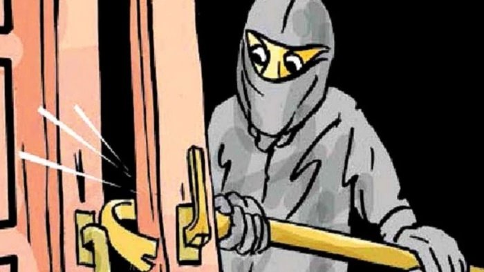 मिसरोद में IPS स्कूल से बच्चों की फीस के लाखों रुपये चोरी; CCTV में कैद हुई सनसनीखेज वारदात