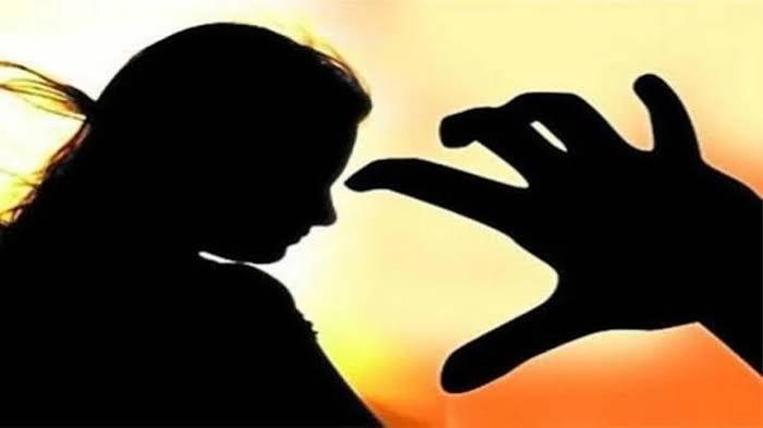 उज्जैन में दंपती के साथ बर्बरता: महिला के बाल काटे, जूतों की माला पहनाकर गांव में घुमाया, 11 पर केस