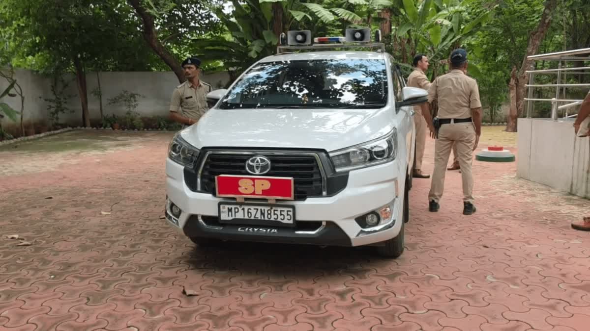 छतरपुर में चंबल जैसी दहशत, रेत खनन के विवाद में दबंगों ने सरेआम चलाई गोलियां, 4 घायल