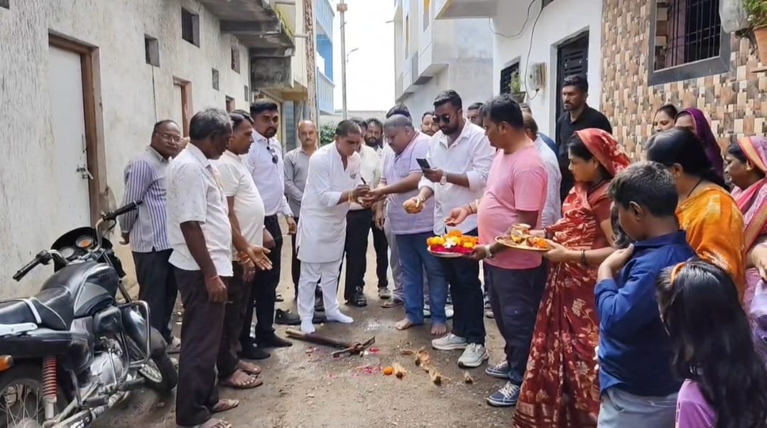 आज सेंधवा नगर के देवझिरी कॉलोनी, वार्ड क्रमांक 1 में सड़क निर्माण कार्य का भूमि पूजन संपन्न हुआ।
