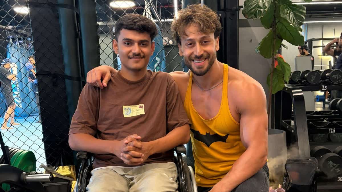 टाइगर श्रॉफ ने रीवा के युवा को मुंबई बुलाकर जिम में सिखाए फिटनेस के गुर, देखें वायरल कहानी