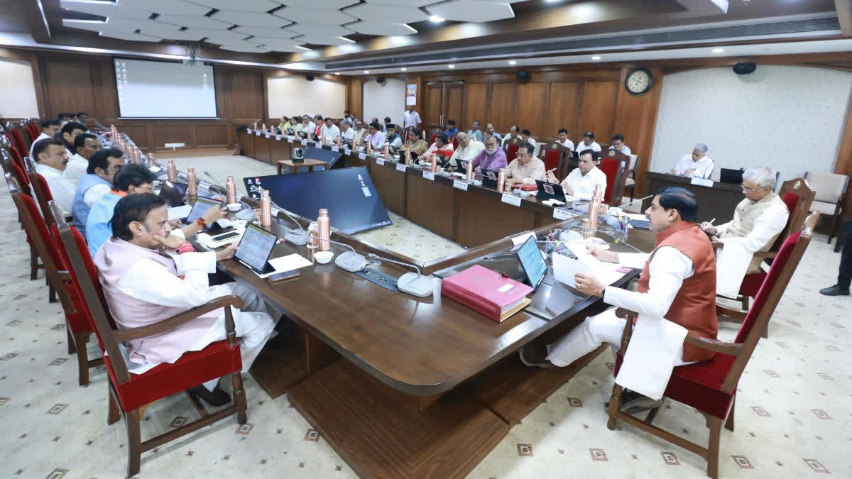 इंदौर कमिश्नर और रतलाम-मंदसौर समेत 6 जिलों के कलेक्टर बदले, देखें पूरी लिस्ट