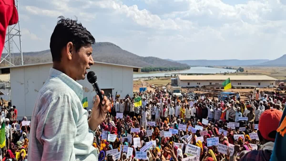18 दिन बाद खत्म हुआ अमित भटनागर का आमरण अनशन; मोहन यादव सरकार कराएगी विस्थापितों का दोबारा सर्वे