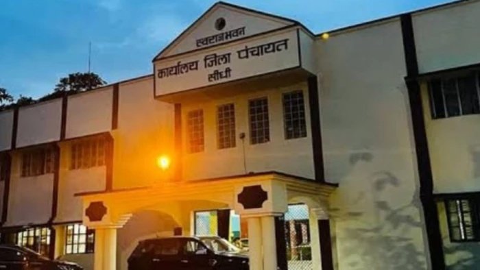 सीधी में बड़ा महाघोटाला! एक ही कर्मचारी कई विभागों से एक साथ उठा रहा मानदेय, महीने में दिखाए 32 दिन काम