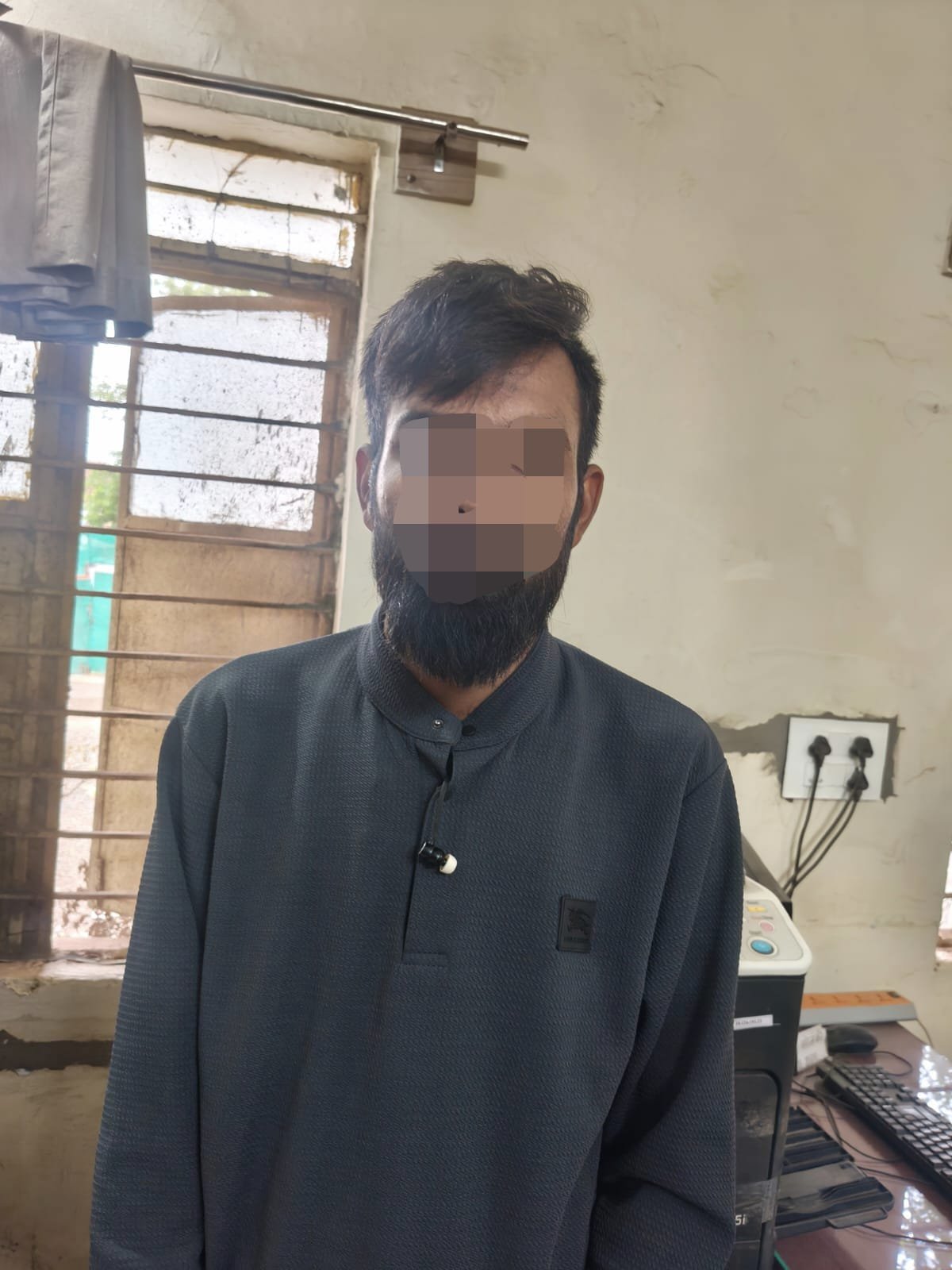 दस्तावेजों का भौतिक सत्यापन किए बिना ऋण स्वीकृत करने पर की गई कार्रवाई