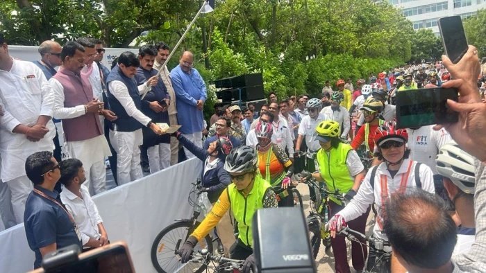 इंदौर में सीएम मोहन यादव ने युवाओं से किया संवाद; विकसित मध्यप्रदेश के लिए लिया संकल्प