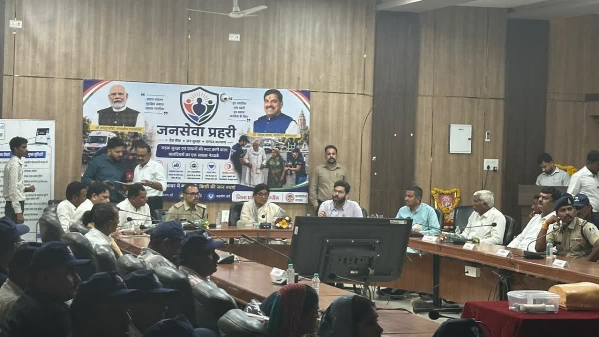 दुर्घटना में मदद करने पर मिलेंगे ₹25,000; उज्जैन में चाय-पंचर वालों को दी जा रही CPR ट्रेनिंग