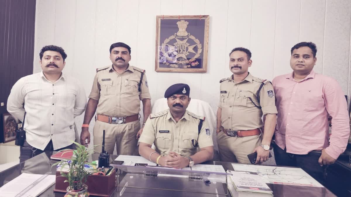 शराब ठेकेदार के 5 लाख लेकर फरार हुआ शातिर आरोपी; चंडीगढ़ से गिरफ्तार, नाम बदलकर रहता था हाई-फाई