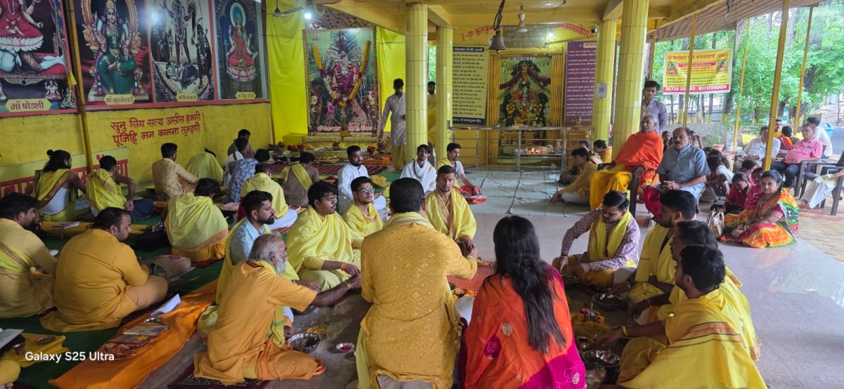 श्री पीतांबरा धाम में नवम सहस्त्र चंडी महायज्ञ की पूर्णाहुति, महाआरती के बाद श्रद्धालुओं को प्रसादी वितरित