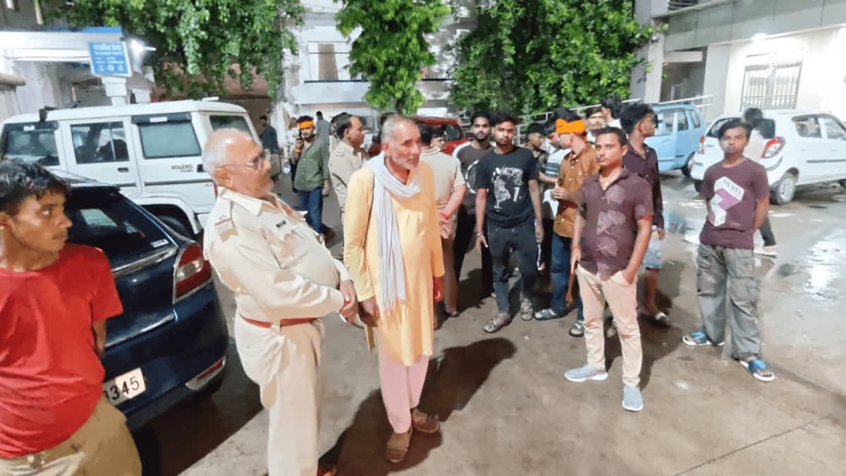 लवकुशनगर में घर में घुसकर महिला और दिव्यांग बेटे के साथ मारपीट, इलाज के दौरान मौत से फैला तनाव