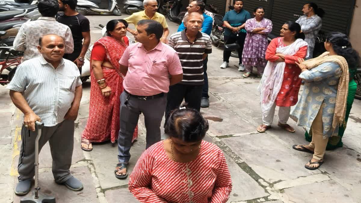 'जान दांव पर क्यों?' इंदौर मेट्रो रूट पर भड़के लोग, मंत्री कैलाश विजयवर्गीय ने बुलाई आपात बैठक