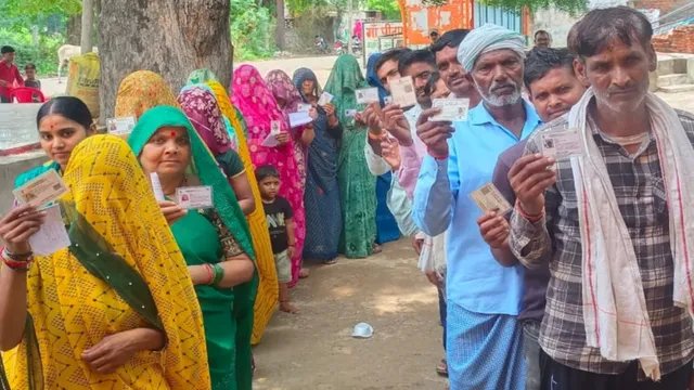दतिया उपचुनाव के बाद राजनीतिक बयानबाजी तेज, 291 मतदान केंद्रों पर कड़ी सुरक्षा के बीच डाले गए वोट