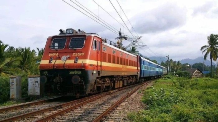 मुंबई-पुणे रूट पर ट्रेनों का संचालन प्रभावित; रतलाम मंडल से गुजरने वाली ये ट्रेनें बदली गई हैं