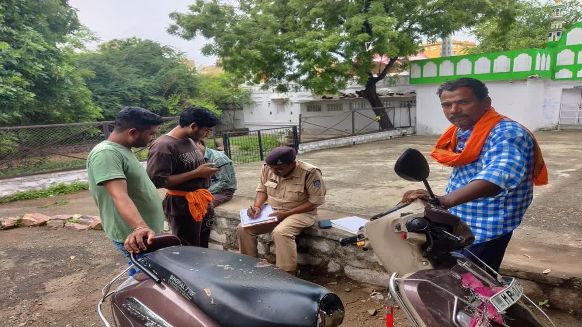 इमामी गेट पर चाय बेचते समय करंट लगने से हुई मौत; सीसीटीवी में कैद हुआ हादसा