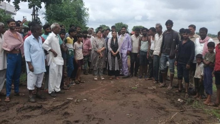 माचक नदी में फंसे तीन लोग; प्रशासन ने चलाया सफल रेस्क्यू ऑपरेशन, जानें ताजा स्थिति