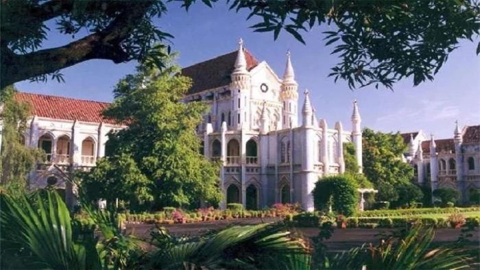 शिक्षक पात्रता परीक्षा के प्रावधानों को चुनौती देने वाली याचिका पर हाईकोर्ट सख्त, केंद्र और राज्य सरकार को नोटिस जारी