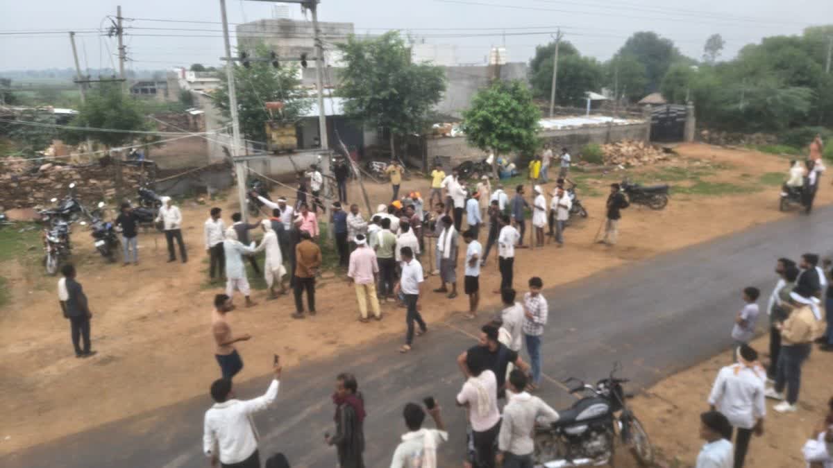 32 घंटे टावर पर चढ़ी रही महिला, फिर पथराव में 6 घायल; जानें ₹782 करोड़ की जल योजना का विवाद