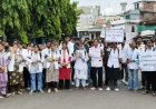 फर्जी नर्सिंग कॉलेजों के खेल में बर्बाद हुए छात्रों के साल, जबलपुर में सड़कों पर उतरे पीड़ित छात्र-छात्राएं