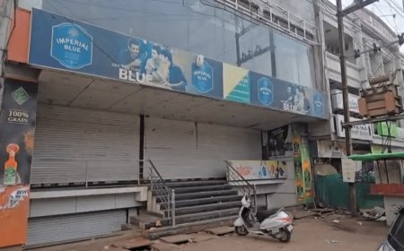 छतरपुर में शराब ठेकेदारों पर बड़ी कार्रवाई; 20 दुकानों के लाइसेंस निरस्त, मचा हड़कंप