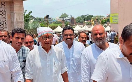 उज्जैन से अयोध्या तक दिग्विजय सिंह की 'सनातन पदयात्रा'; कांग्रेस के लिए संजीवनी या नई मुसीबत?